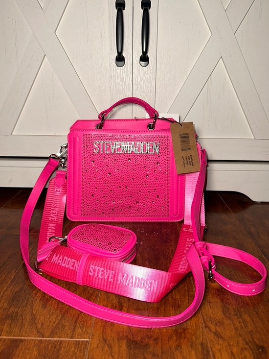 Steve Madden Handbags - Steve Madden Bevelyn Hot Pink Satchel Crossbody with Detachable Strap